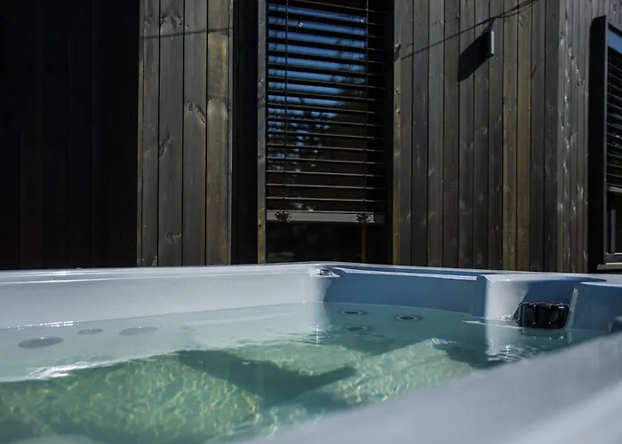 Sankakkei 2 - Lewy Brzeg Narwi Вилла *